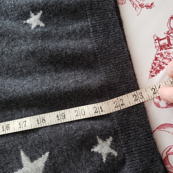 Cashmere PHILOSOPHY Star Spangled Sweater - Picture 9 of 10